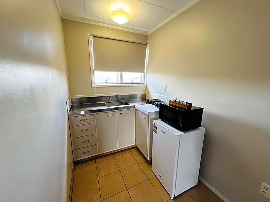 Gateway International Motel