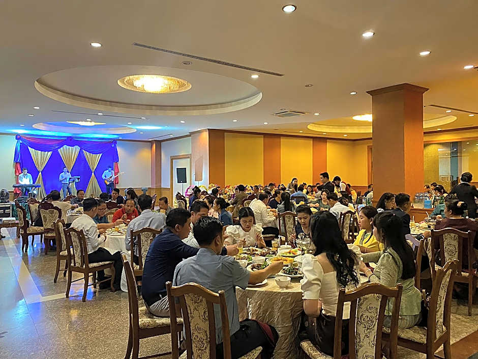 Arawan Riverside Hotel