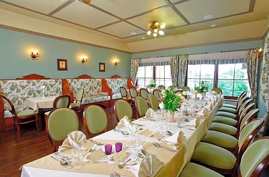 Villa Estera - Hotel & Restauracja