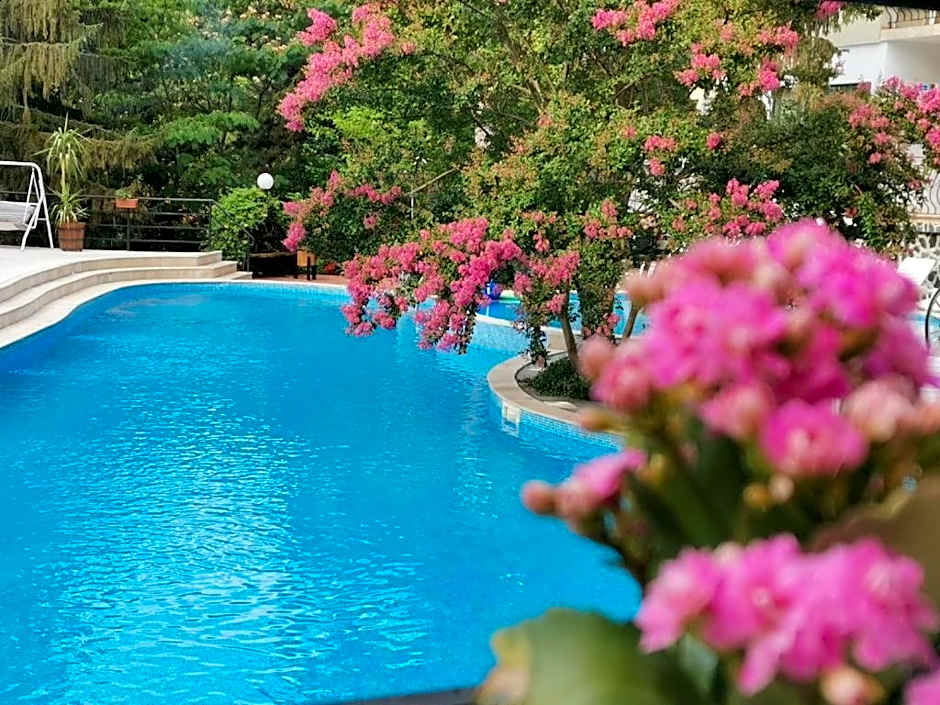 Park Hotel Briz - All Inclusive & Free Parking