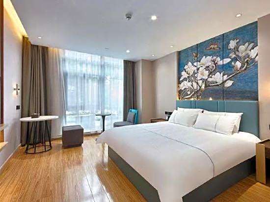 Yifeng Hotel