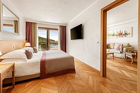 One-Bedroom Apartment with Sea View