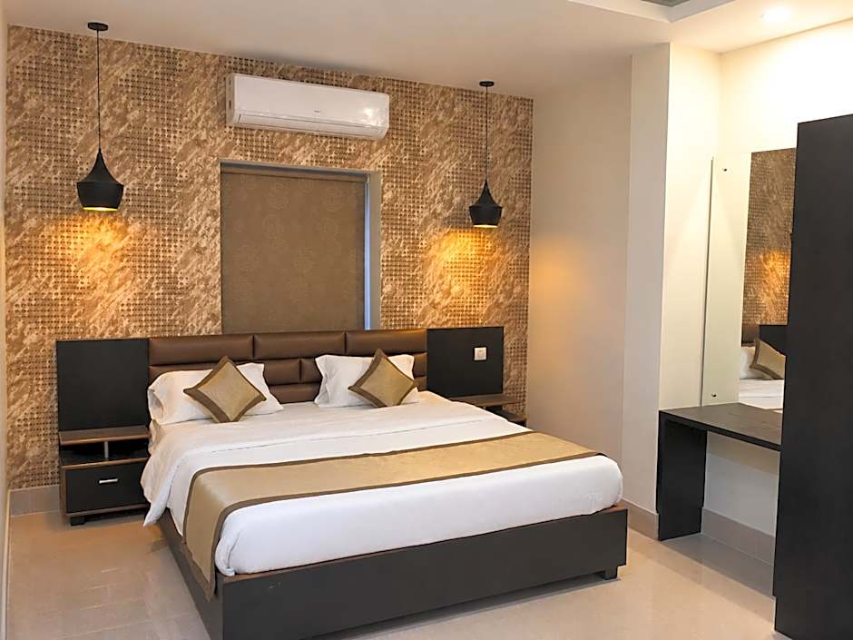 Goroomgo Effective Bollywood Hotels Bhubaneswar