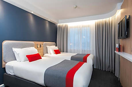 Standard Twin Room with Free Hot Breakfast