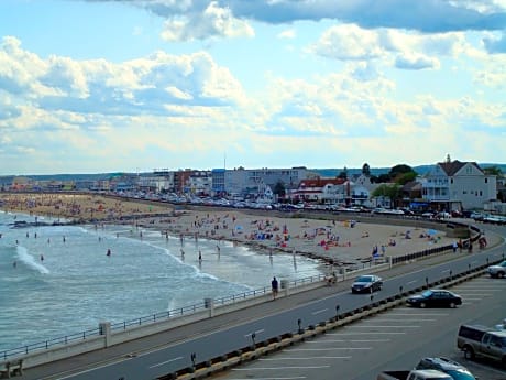 Atlantic Breeze Suites