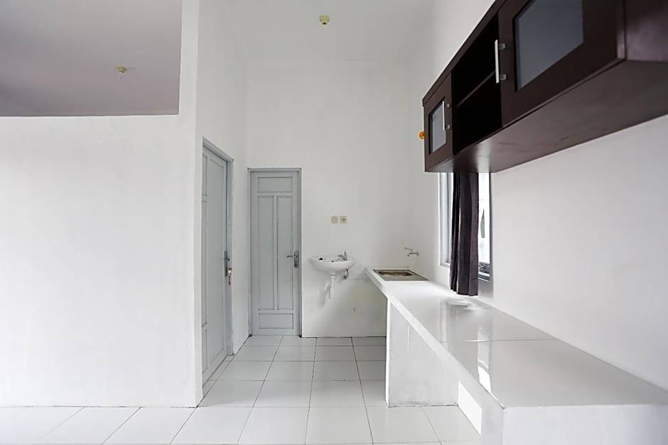 RedDoorz near Universitas Palangkaraya 2