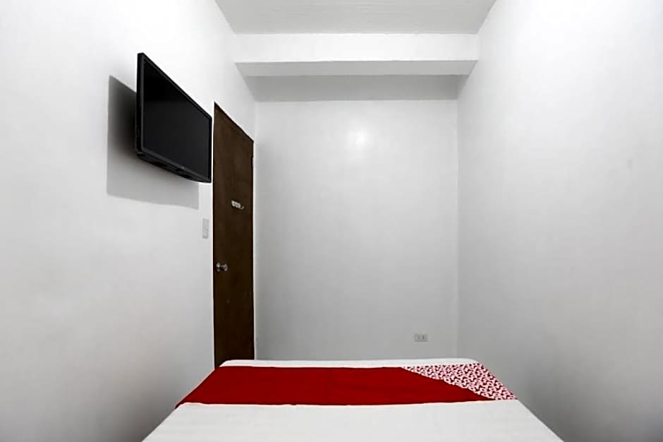 OYO 736 Jade Apartelle