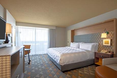 1 King Standard Balcony