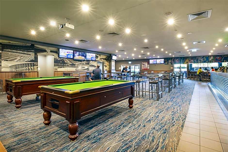 Nightcap at Dalrymple Hotel