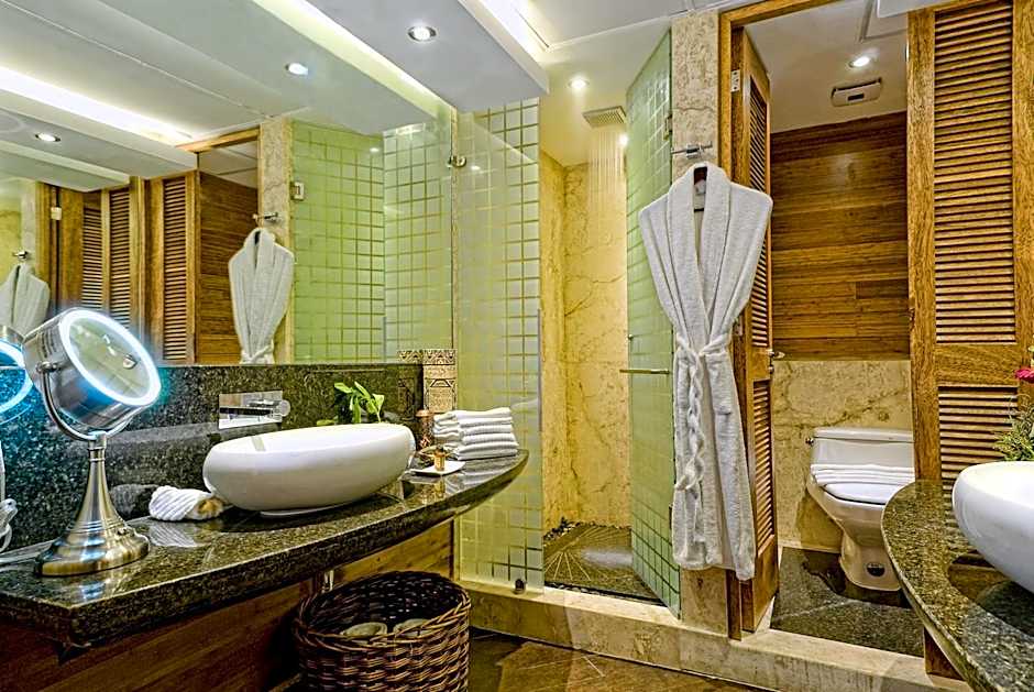 La Divina by Aldea Thai