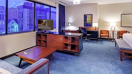 King Studio Suite