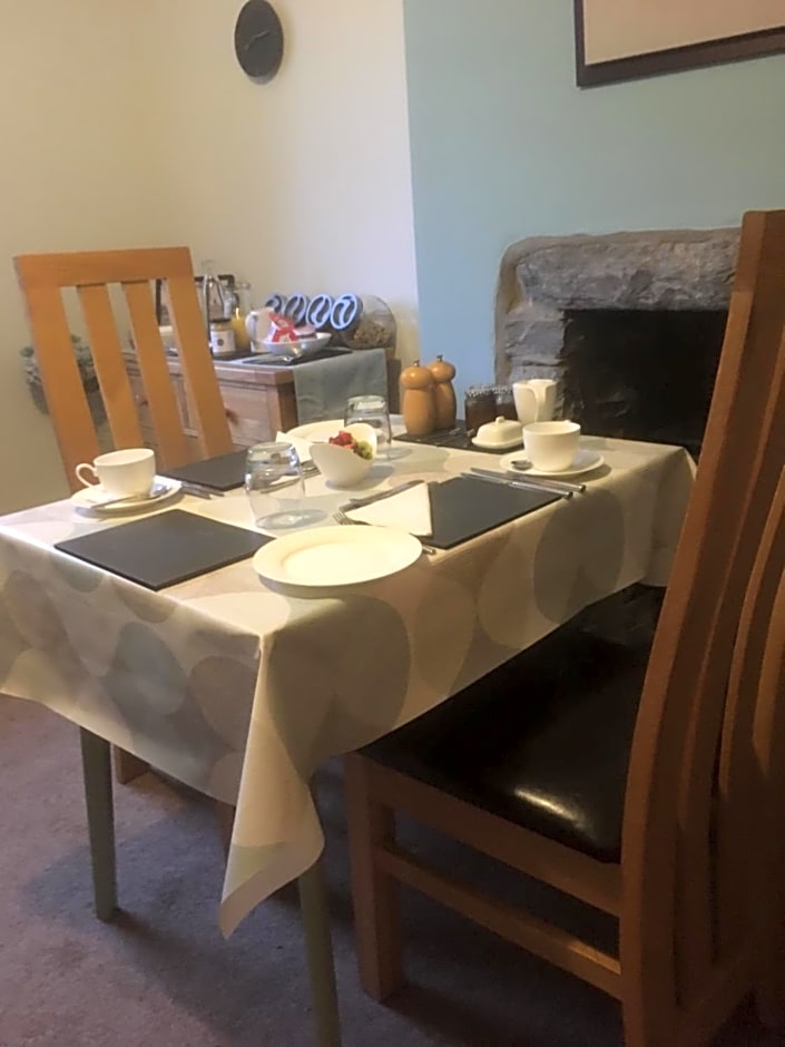 Garth Engan Private Self Contained B&B with Garden Area