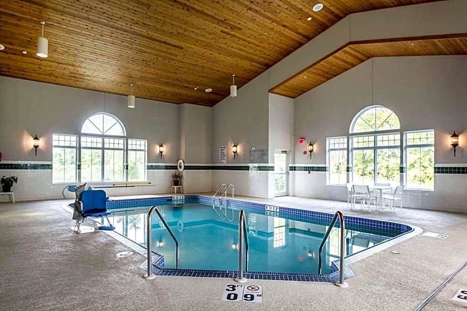 Country Inn & Suites by Radisson, Fond du Lac, WI