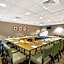 La Quinta Inn & Suites by Wyndham Boston Somerville
