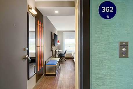 Queen Room with Two Queen Beds - Hearing Access