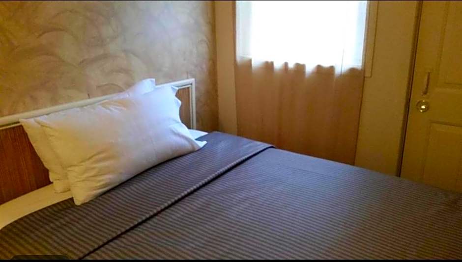 A Voyageur's Guest House