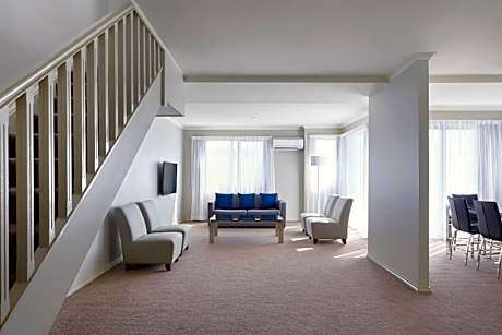 Three-Bedroom Deluxe Apartment