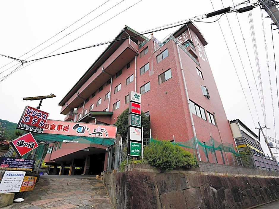 HOTEL VILLAGE
