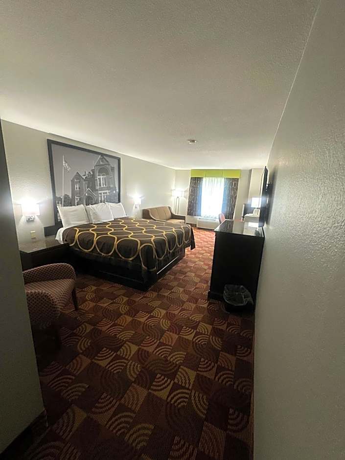 Super 8 by Wyndham Lake of the Ozarks