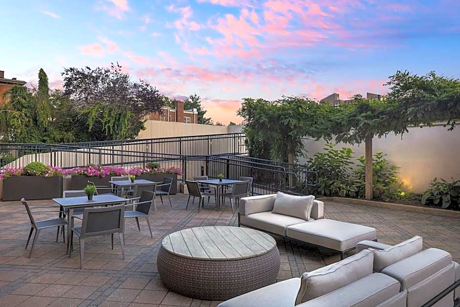Courtyard by Marriott New Haven at Yale
