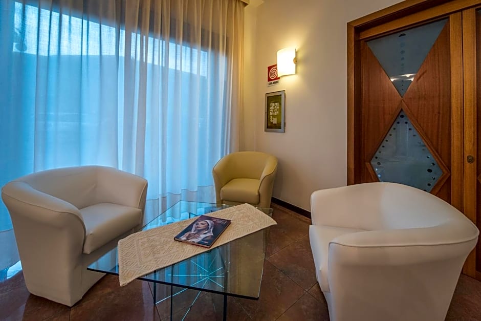 New Petit Hotel