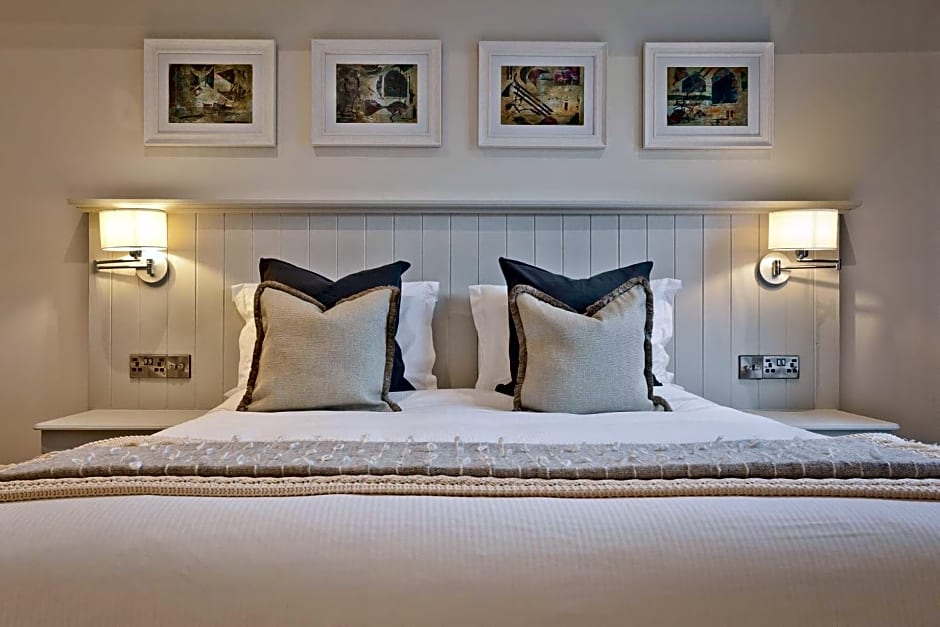 Tithe Barn - Self Check In Hotel