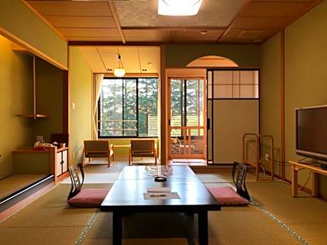 Japanese Style Room with 15 Tatami and Semi-Open-Air Bath