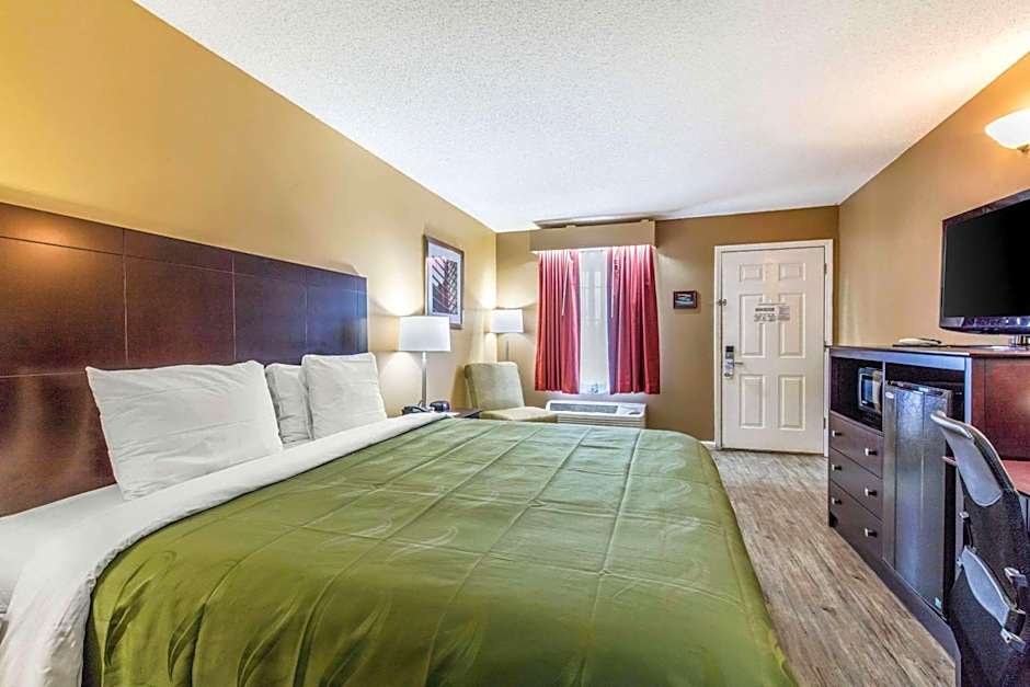 Quality Inn Bessemer I-20 exit 108