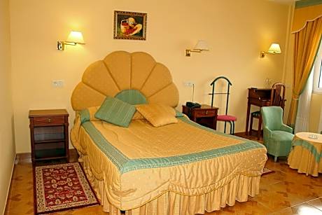 Double Room with Spa Bath