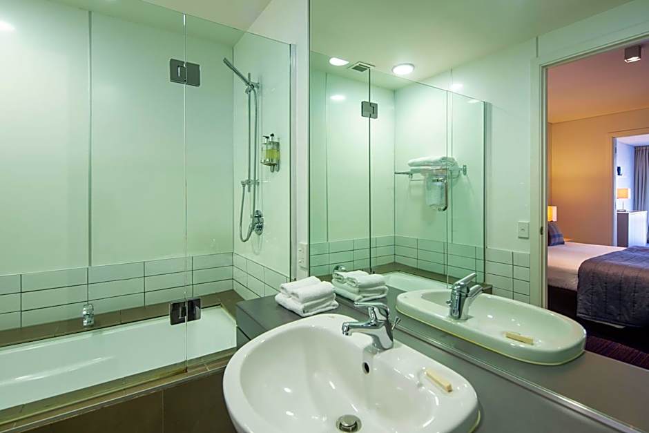 Marina Apartments - Element Escapes