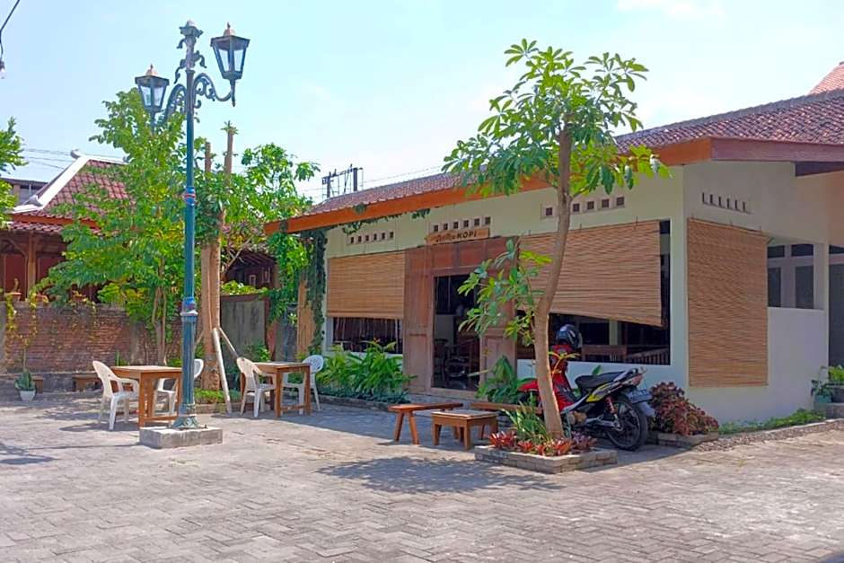 Kenewae Living near Alun-alun Wonosari Mitra RedDoorz