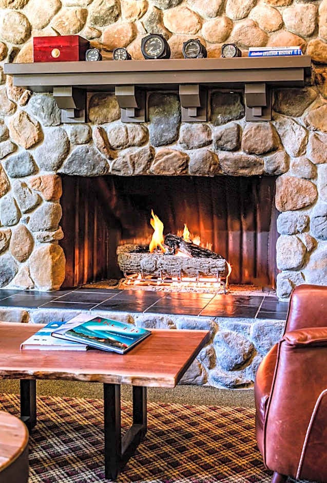 Coast Inn at Lake Hood