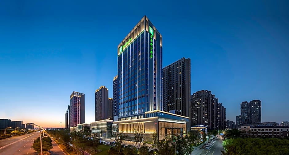 Holiday Inn Fuyang