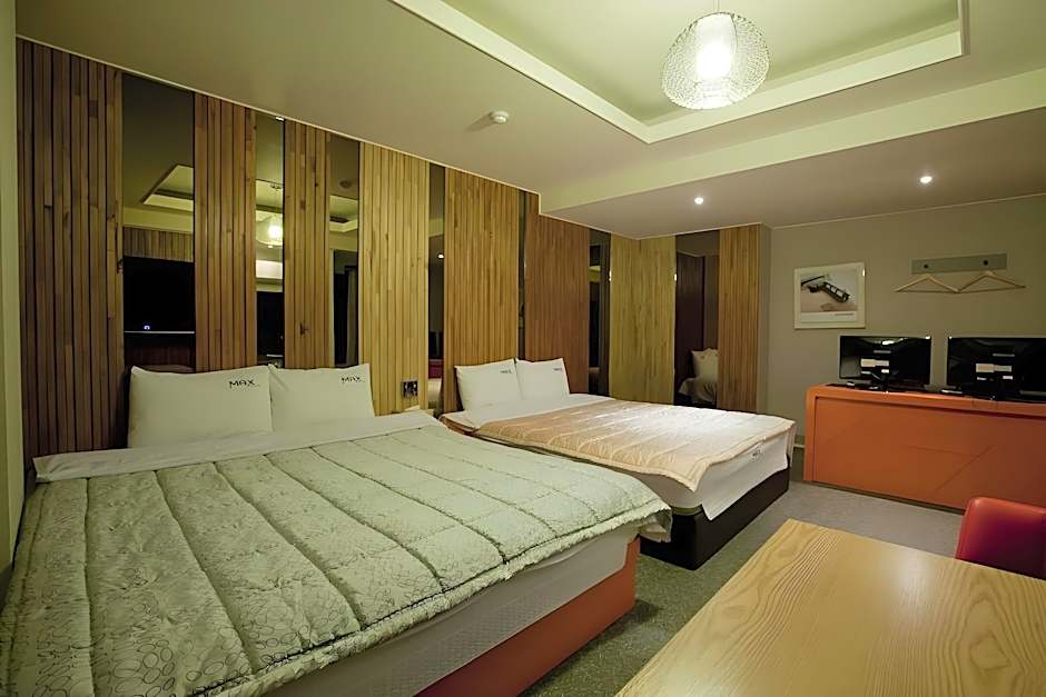 Sasang Max Motel