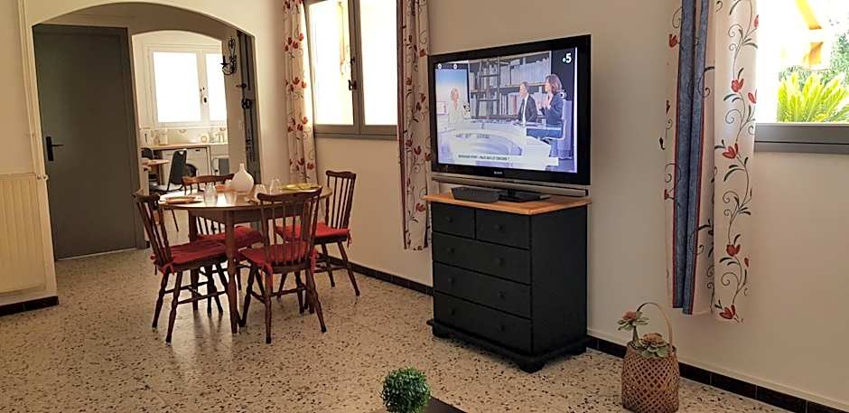 Appartement bas de villa rez de jardin