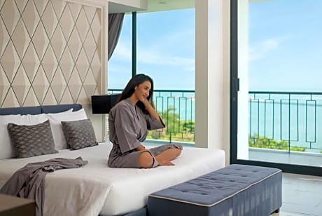 Two-Bedroom Royal Suite Sea View
