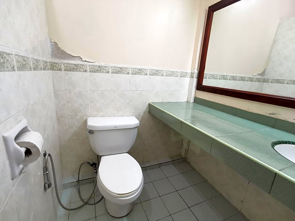 OYO 89972 Borneo Paradise Beach Hotel