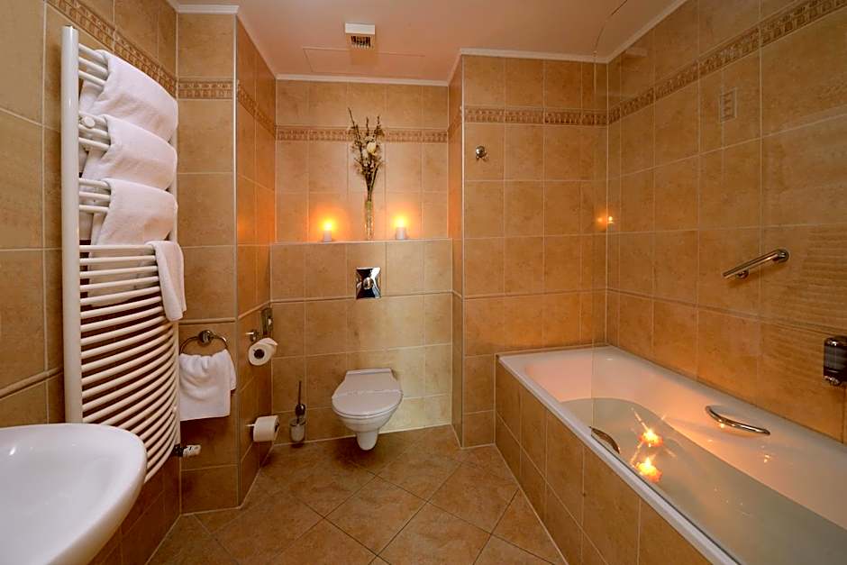 Holiday Beach Budapest Wellness Hotel with Sauna Park