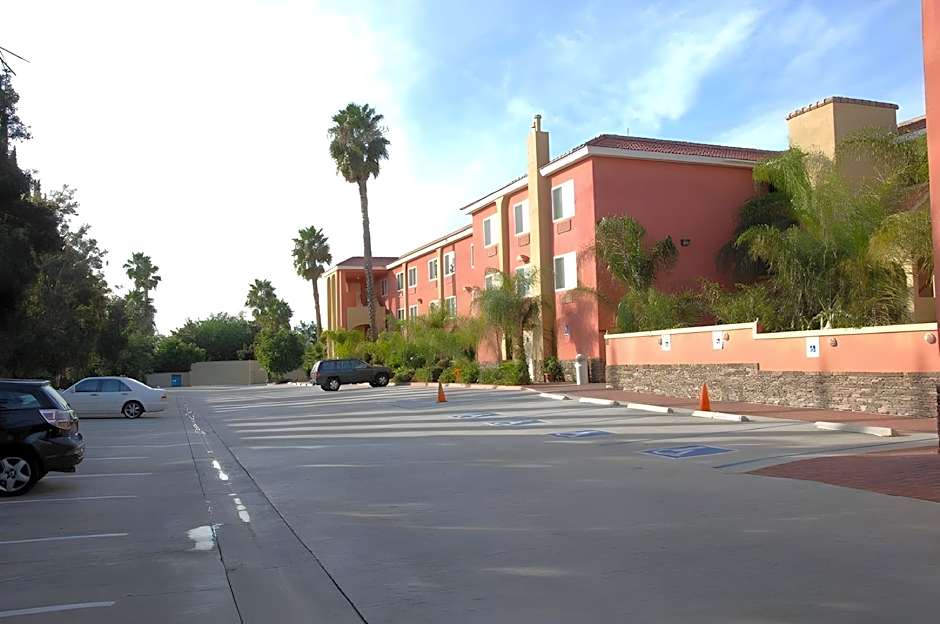 Holiday Inn Express Anaheim West By IHG
