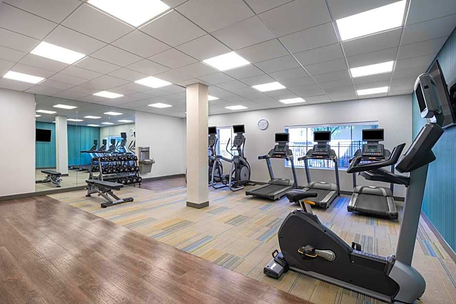 Holiday Inn Express and Suites Gilbert - East Mesa By IHG