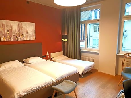 Basic Triple Room
