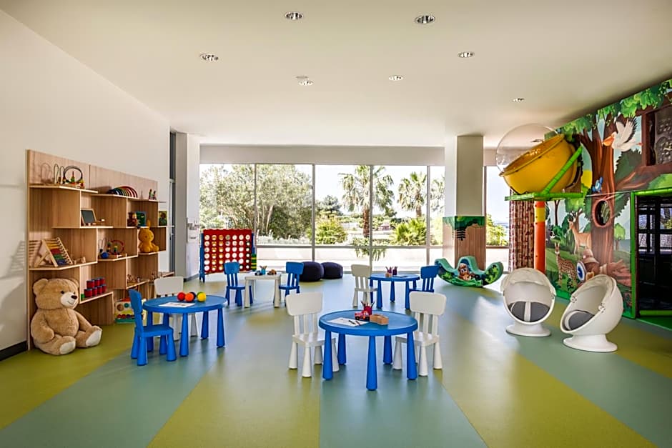 Falkensteiner Club Funimation Borik