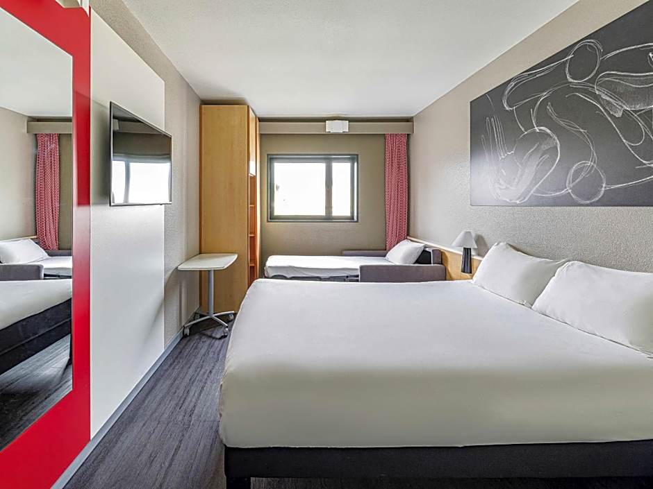 ibis Valencia Bonaire Airport Hotel