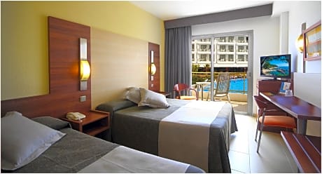 Premium Triple (2adults+1child)