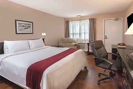 1 King Bed Non-Smoking Suite With