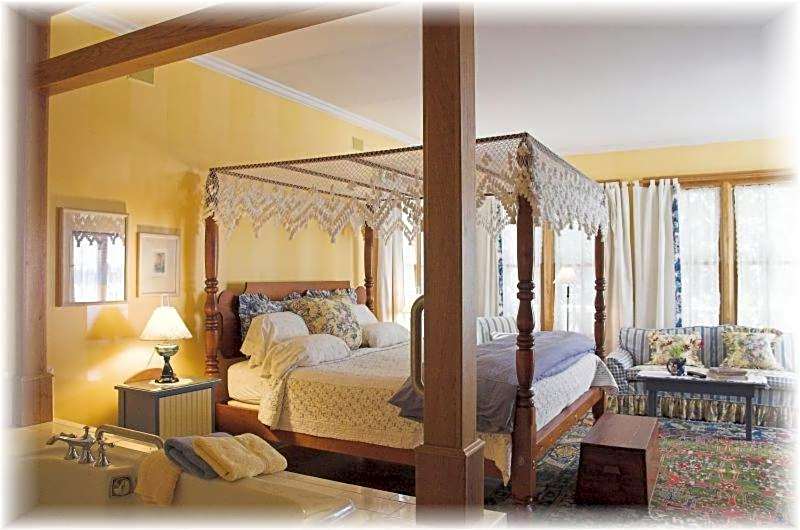 White Lace Inn