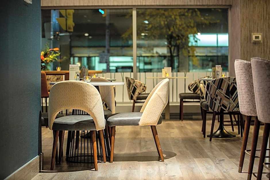 Holiday Inn Toronto Downtown Centre By IHG