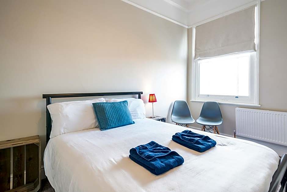 The Veteran Hotel & Bar