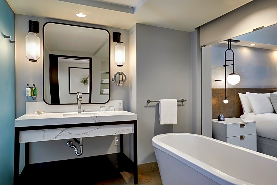 Hotel 1000, LXR Hotels & Resorts