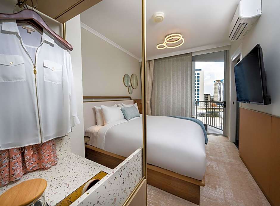 Mantra Terrace Hotel